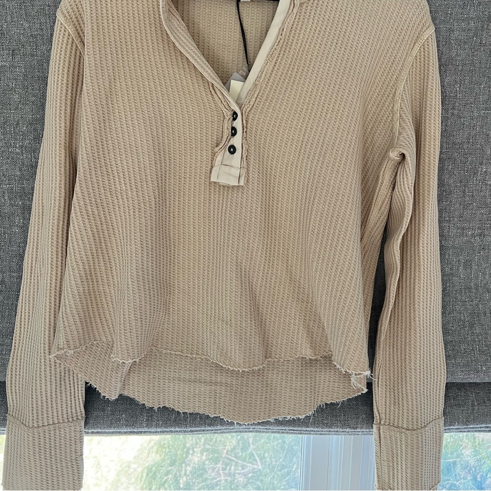 Elan Waffle Crop V-Neck Long Sleeve Topy